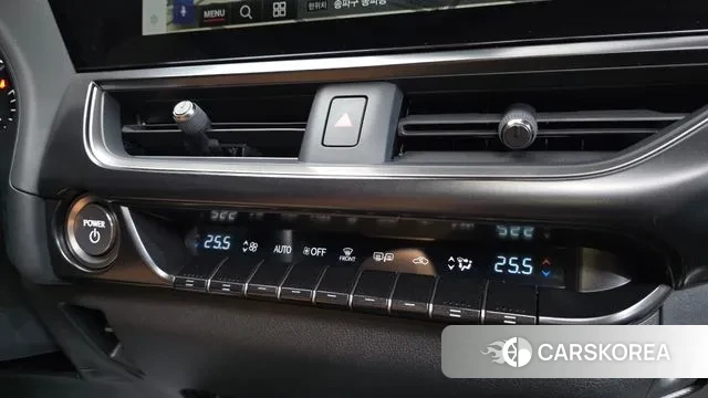 Lexus UX250h id 3492022 из Кореи 8