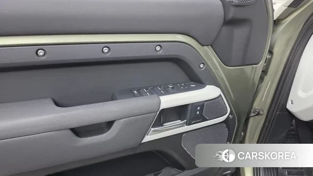 Land Rover Defender (L663) id 3473775 из Кореи 8