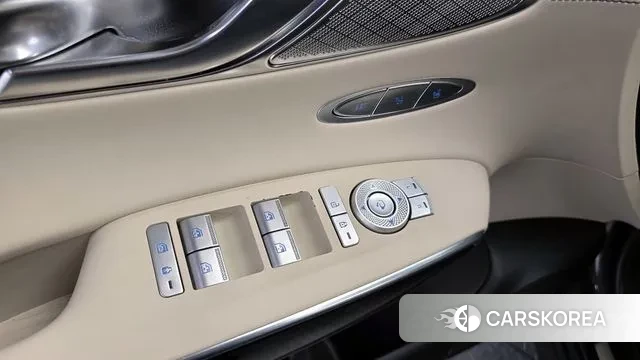 Genesis GV70 id 3054197 из Кореи 8