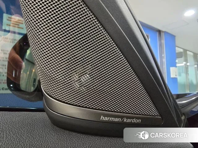 BMW 5 Series (G30) id 3432077 из Кореи 8