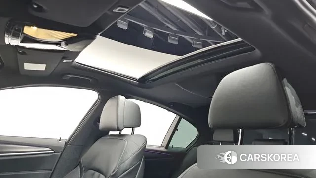 BMW 5 Series (G30) id 3497341 из Кореи 8