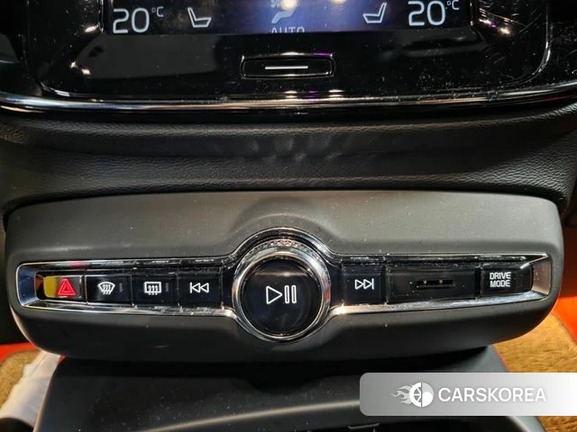 Volvo XC40 id 3886352 из Кореи 8