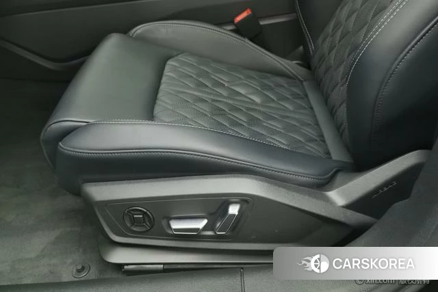 Audi A6L id 4272173 из Китая 8