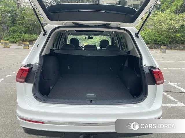 Volkswagen Tiguan L PHEV id 4228544 из Китая 8