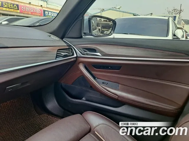 BMW 5 Series (G30) id 2870792 из Кореи 8