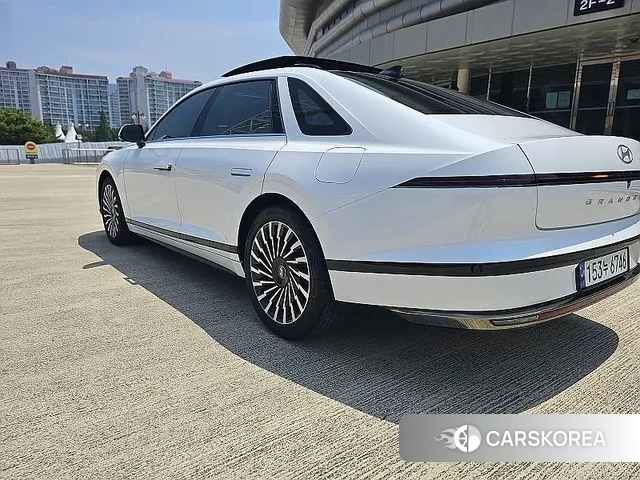 Hyundai Grandeur (GN7) id 2915360 из Кореи 8