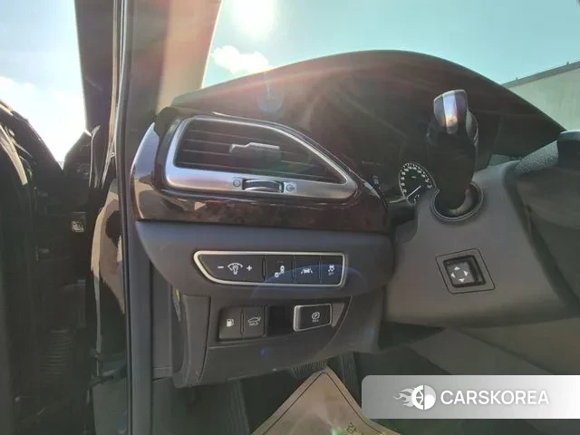 Genesis G90 id 3672496 из Кореи 8