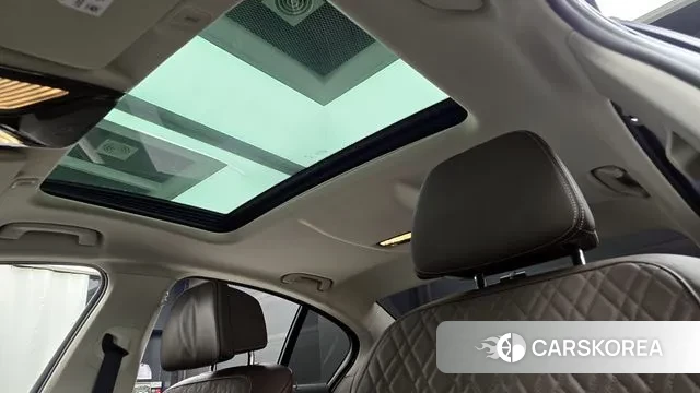 BMW 5 Series (G30) id 3391112 из Кореи 8