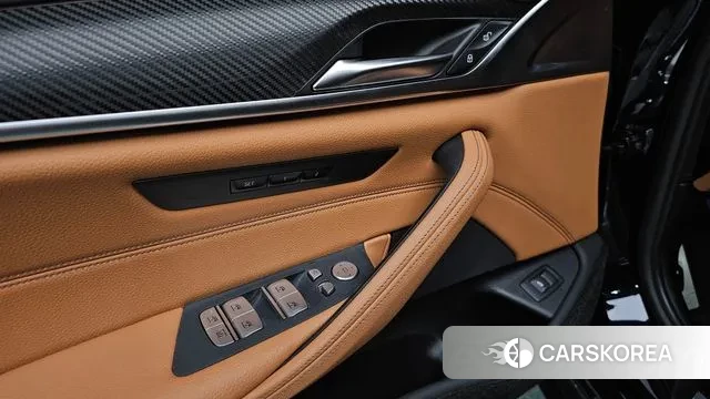 BMW 5 Series (G30) id 3058997 из Кореи 8