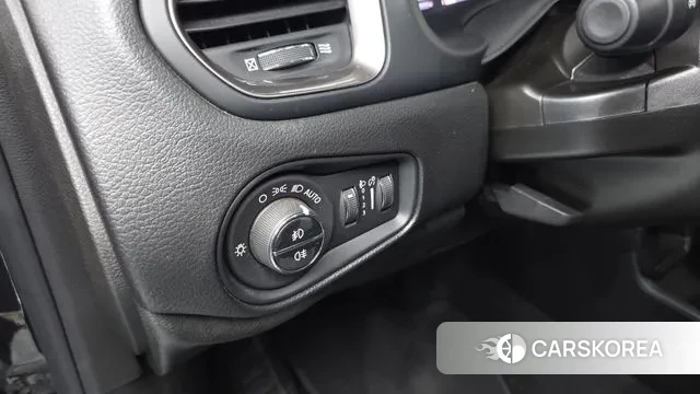 Jeep Renegade id 3044966 из Кореи 8