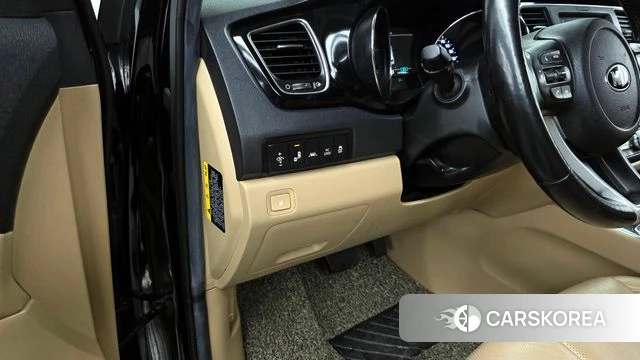 Kia The New Carnival id 4188592 из Кореи 8