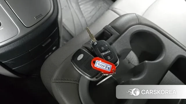 Hyundai The New Grand Starex id 3423084 из Кореи 8