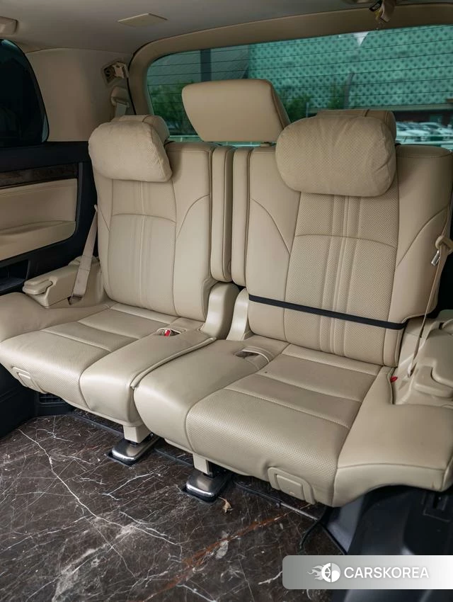 Toyota Elfa id 4239101 из Китая 8