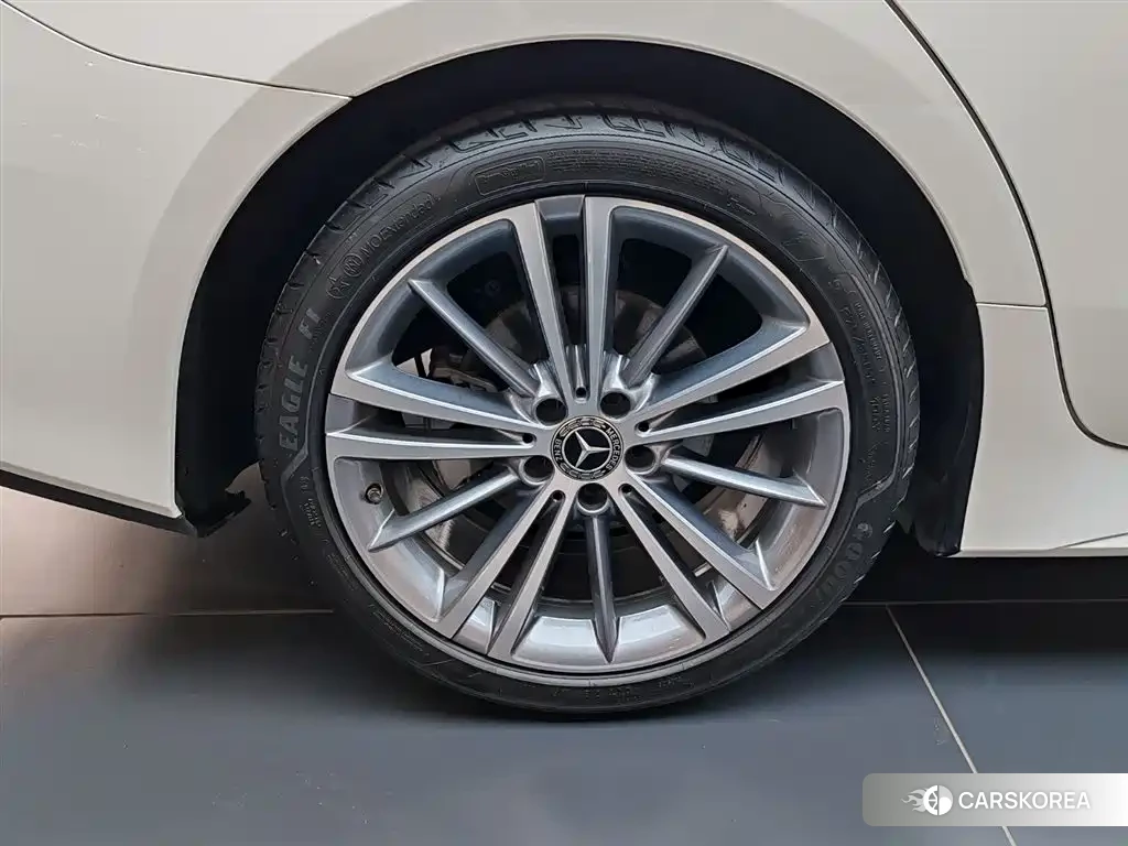 Mercedes-Benz CLS id 4589530 из Китая 8