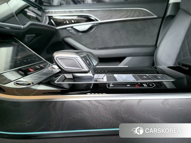 Audi A8 id 4342192 из Китая 8