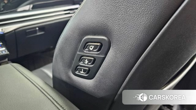 Hyundai Grandeur (GN7) id 4360872 из Кореи 8