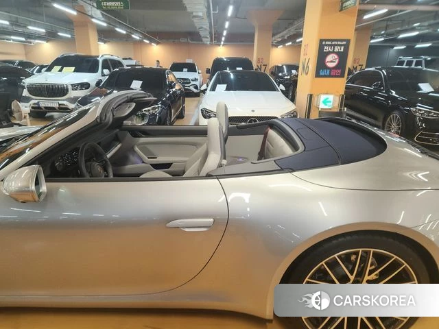 Porsche 911(992) id 4280221 из Кореи 8