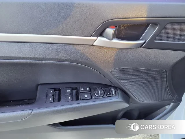 Hyundai Avante AD id 3444977 из Кореи 8