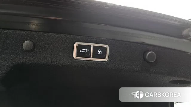 Hyundai Grandeur (GN7) id 3689642 из Кореи 8