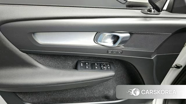 Volvo XC40 id 3853381 из Кореи 8