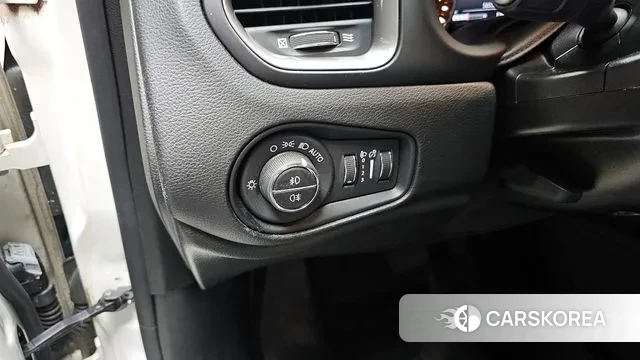 Jeep Renegade id 3380103 из Кореи 8