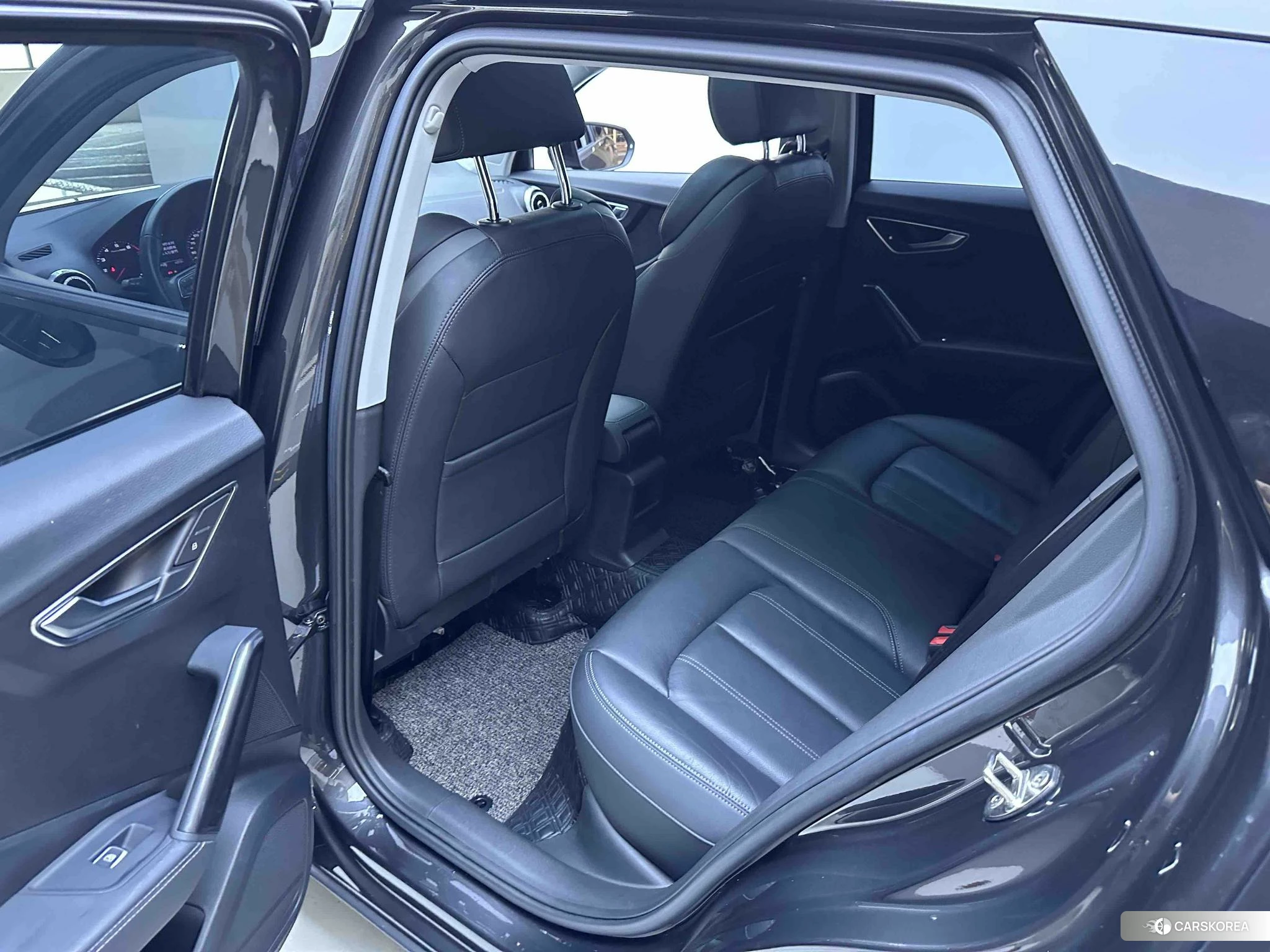 Audi Q2L id 4512639 из Китая 8