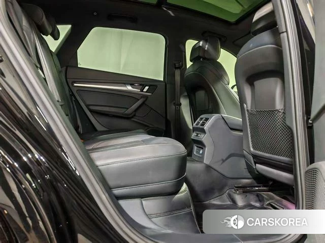 Audi Q5L id 4353047 из Китая 8