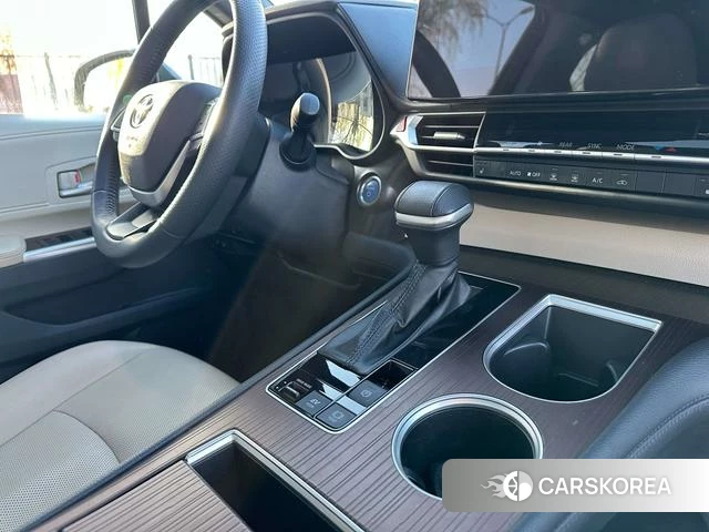 Toyota Grevia id 4258604 из Китая 8
