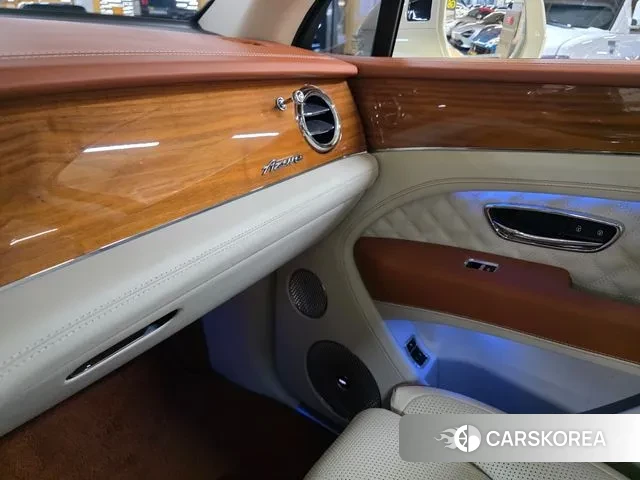 Bentley Bentayga id 3690182 из Кореи 8