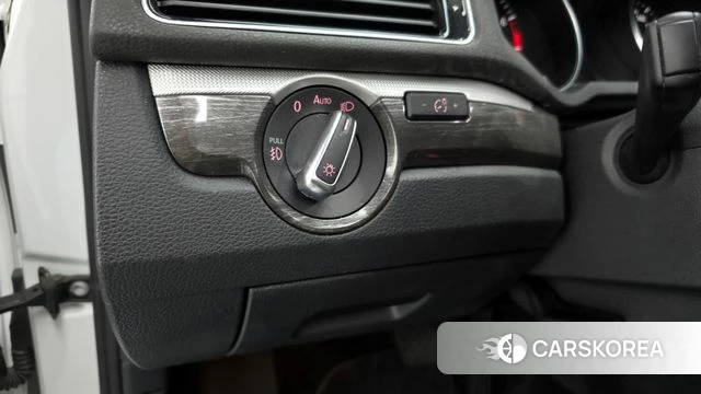 Volkswagen The New Passat id 3820908 из Кореи 8