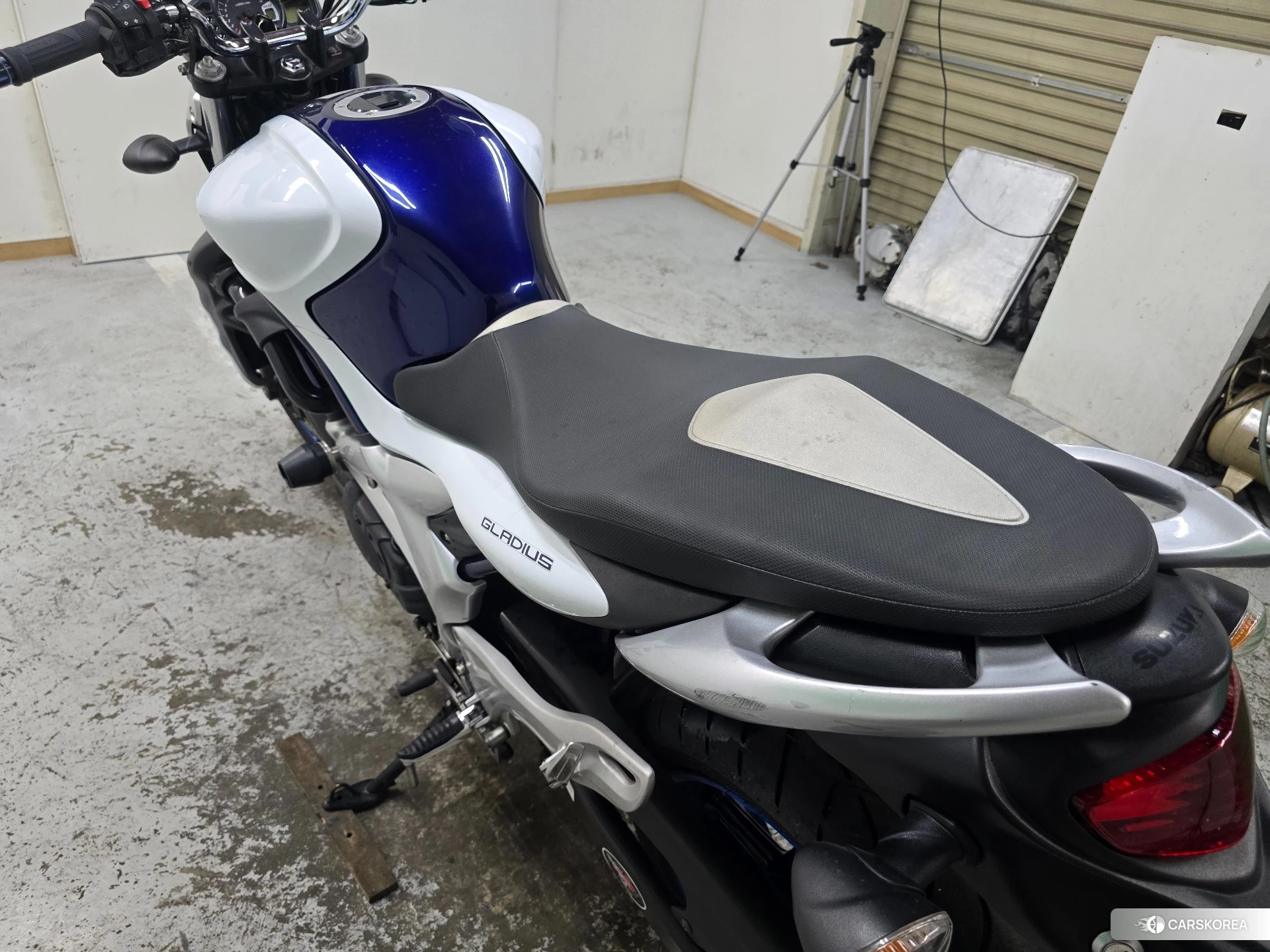 Suzuki GLADIUS 400 ABS id 4192832 из Японии 8