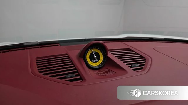 Porsche 911(992) id 4195282 из Кореи 8