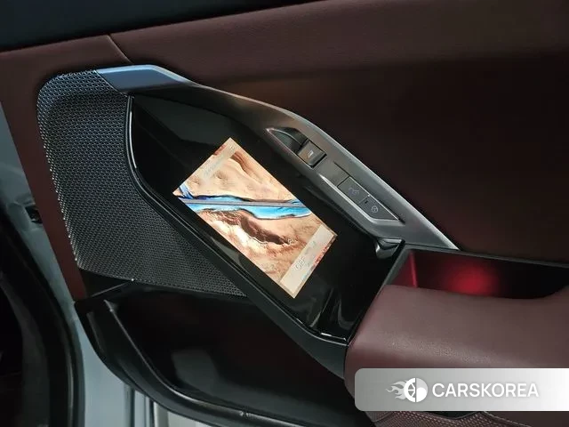 BMW 7 Series (G70) id 3341629 из Кореи 8