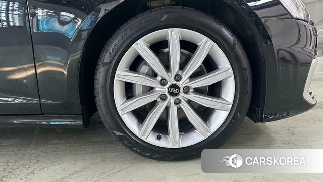 Audi A6L id 4359337 из Китая 8