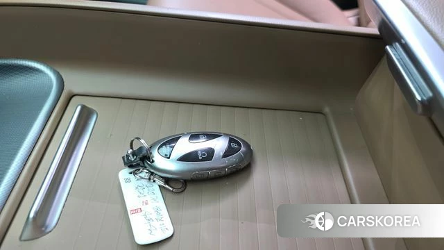 Hyundai Grandeur Hybrid (GN7) id 4337380 из Кореи 8