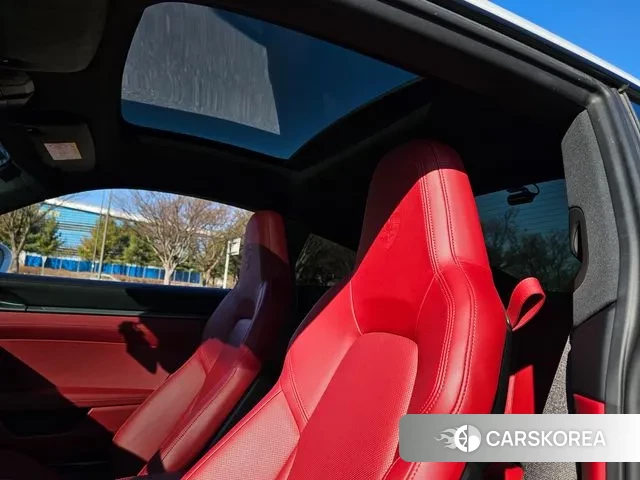 Porsche 911(992) id 3556647 из Кореи 8