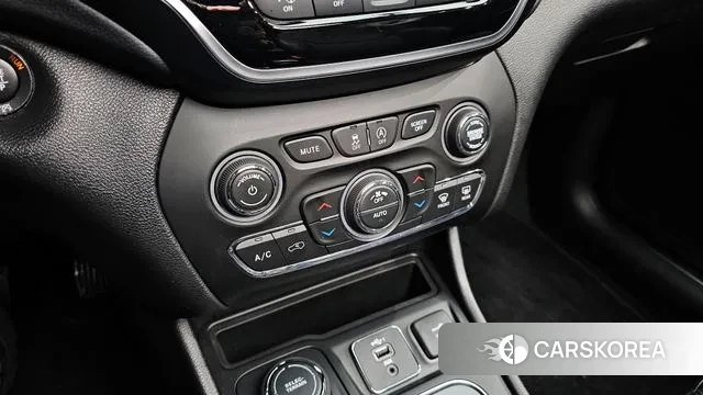 Jeep Cherokee (KL) id 3535592 из Кореи 8