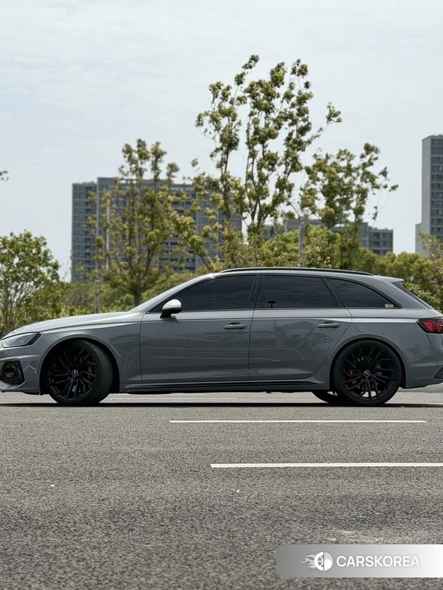 Audi RS 4 id 3908198 из Китая 8