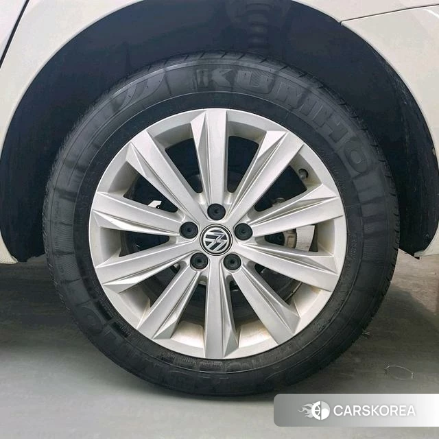 Volkswagen Bora id 4212182 из Китая 8