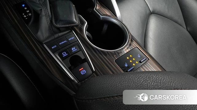 Toyota Camry (XV70) id 4197091 из Кореи 8