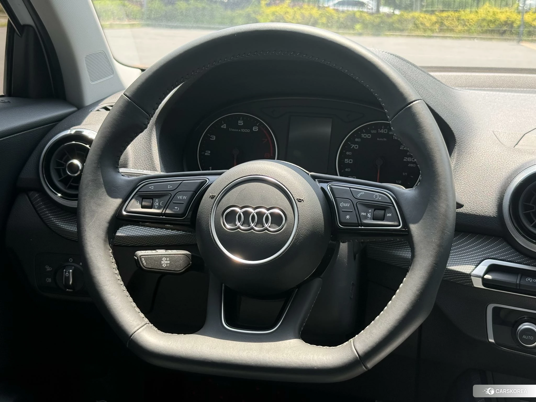Audi Q2L id 4419139 из Китая 8