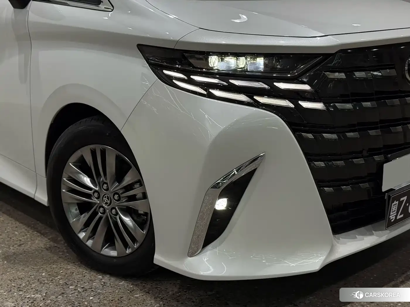 Toyota Elfa id 4686237 из Китая 8