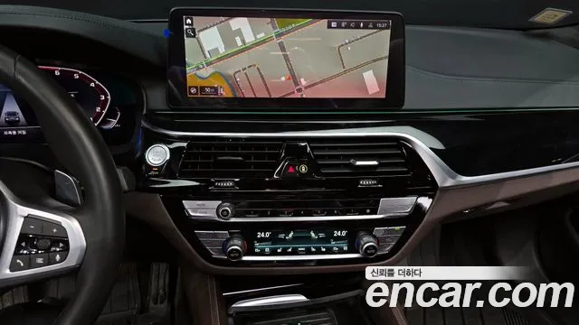 BMW 5 Series (G30) id 2387331 из Кореи 8