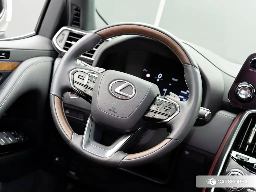 Lexus LX id 4664535 из Китая 8