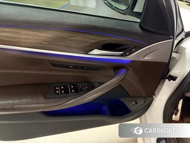 BMW 5 Series (G30) id 3553029 из Кореи 8