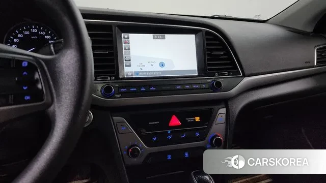 Hyundai Avante AD id 3617339 из Кореи 8