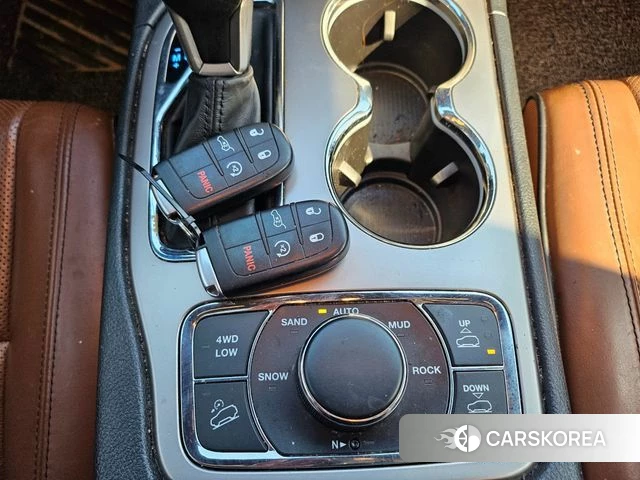 Jeep Grand Cherokee id 3904419 из Кореи 8