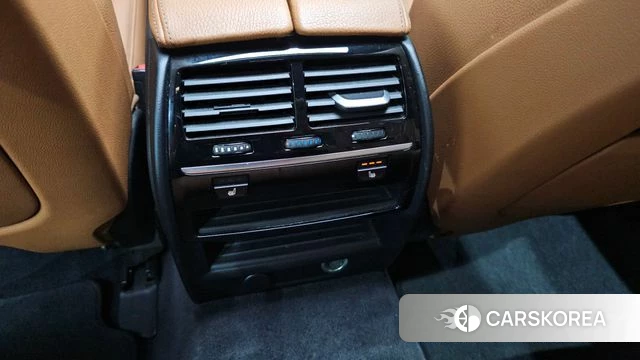 BMW 5 Series (G30) id 4557916 из Кореи 8