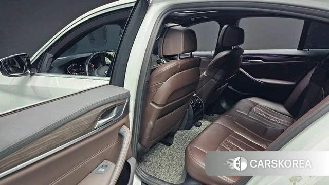 BMW 5 Series (G30) id 3954849 из Кореи 8