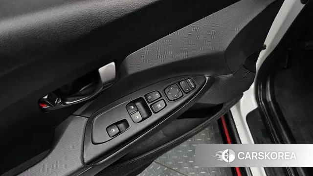 Hyundai Veloster (JS) id 2922931 из Кореи 8